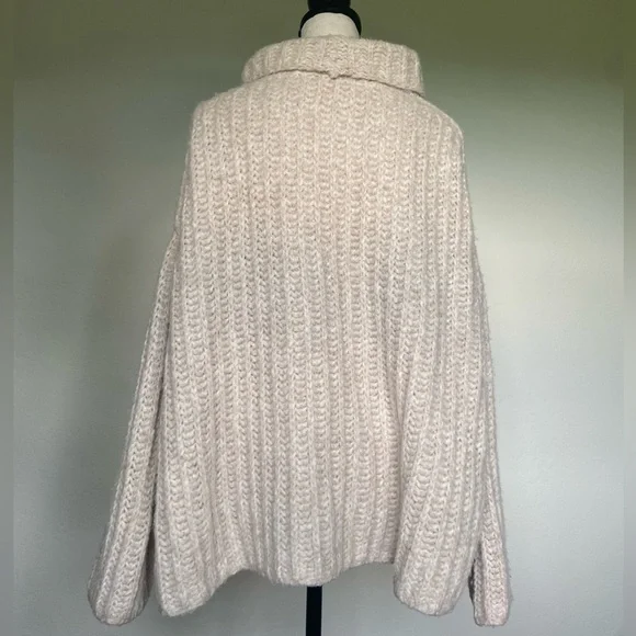 Free People Oversized Wool Blend Sweater Size Medium - Picture 3 of 6